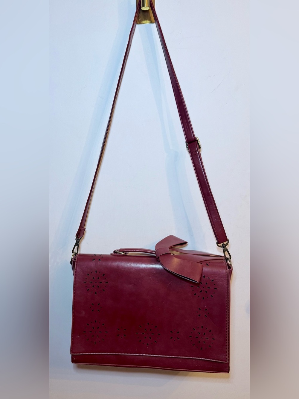 Ecosusi Vegan Leather Laptop Messenger Bag Red Burgundy Cutout Bow Briefcase - Picture 8 of 13